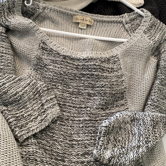 Live and let live grey black Long Sleeve Lightweight Sweater small - Picture 9 of 10
